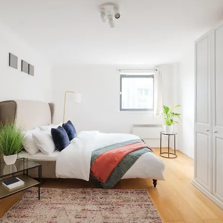 Riverside Two Bedroom Apartment In Canary Wharf Londres Extérieur photo