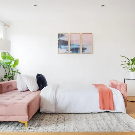 Riverside Two Bedroom Apartment In Canary Wharf Londres Extérieur photo