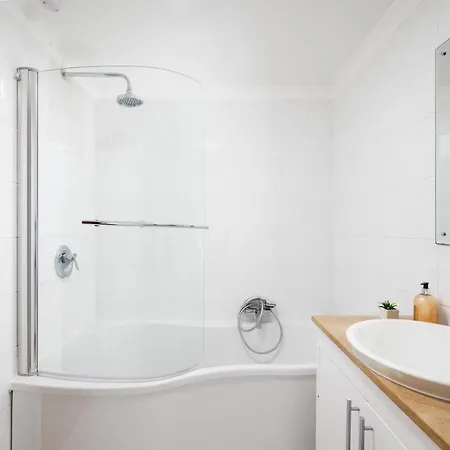Riverside Two Bedroom Apartment In Canary Wharf Londres Extérieur photo