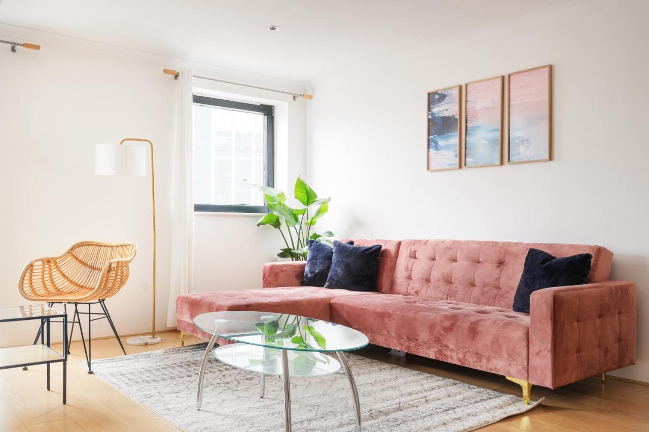 Riverside Two Bedroom In Canary Wharf Appartamento
