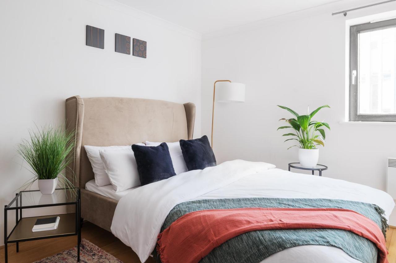 Riverside Two Bedroom In Canary Wharf Appartamento *