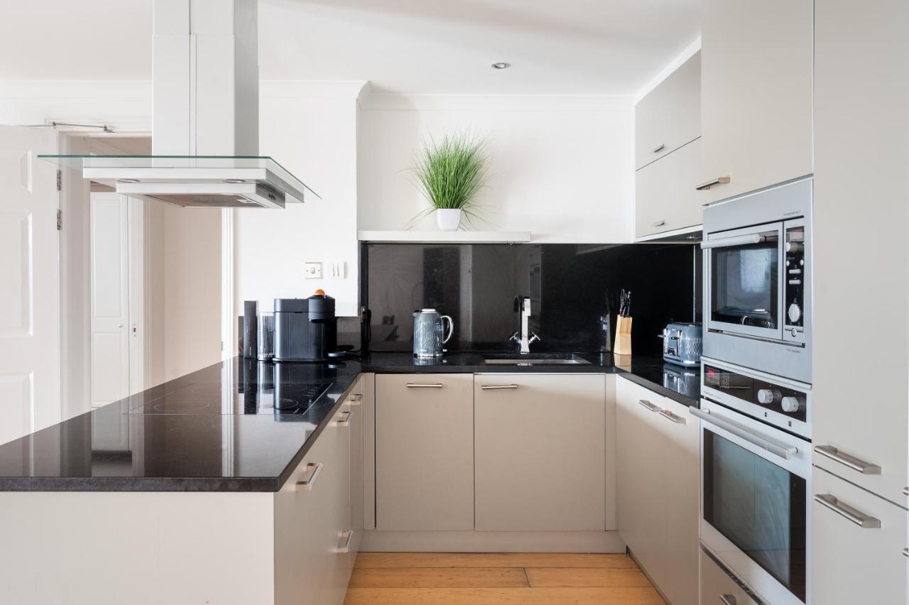 Appartamento Riverside Two Bedroom In Canary Wharf